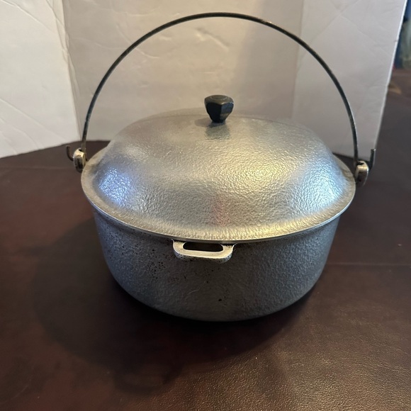 the club Other - Vintage Dutch oven